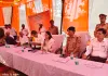 ग्राम चौपाल में मंडलायुक्त ने सुनी ग्रामीणों की समस्याएं, पात्रों को योजनाओं से लाभान्वित करने के दिए निर्देश