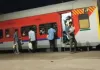 गोंडा जंक्शन बना अवैध वेंडरों का अड्डा, नियम-कानून ताक पर, यात्री परेशान