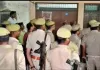 पुलिस आई तो विदेशी महिला ने चौथी मंजिल से लगा दी छलांग, बंद कमरे से क्या-क्या मिला?