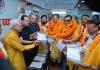 सैकड़ों की संख्या में निकला व्यापारियों का जुलूस, अधिकारियों को सौंपा नामांकन पत्र