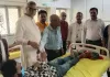 ठाकुरगंज संयुक्त टीबी अस्पताल में मरीजों को बांटे फल