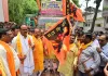 डिप्टी सीएम बृजेश पाठक ने शिव पूजन कर ट्रक को दिखाई हरी झंडी 