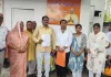 बागपत से आए पीड़ित परिजनों ने की डिप्टी सीएम पाठक से मुलाकात 