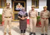 हनीट्रैप के अभियोग में वांछित अभियुक्ता गिरफ्तार