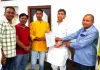 आरटीई से पूर्व नियुक्त शिक्षकों को टीईटी से छूट की मांग, सांसद को सौंपा ज्ञापन