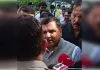 गुरुग्राम: मेदांता में वांगचुक से मिलने पहुंचे 15 सांसदों को पुलिस ने गेट पर ही रोका तो धरने पर बैठे