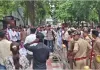 शिक्षा मंत्री के इस्तीफे की मांग लेकर वाराणसी में प्रदर्शनकारी छात्र पुलिस हिरासत में