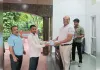 जू प्रशासन ने कर्मचारियों को बांटे रेनकोट और छाते, नहीं रुकेगा चिड़ियाघर का काम