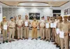 उत्कृष्ट कार्य करने वाले पुलिसकर्मियों को पुलिस अधीक्षक संतकबीरनगर ने प्रशस्ति पत्र व नकद पुरस्कार देकर किया सम्मानित
