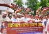 तहसील में सपाइयों का प्रदर्शन, राज्यपाल के नाम एसडीएम को सौंपा ज्ञापन