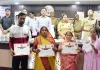 संपूर्ण समाधान दिवस : डीएम ने फरियादियों की सुनी समस्याएं, लाभार्थियों को मिली योजनाओं की सौगात