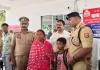 महुली पुलिस एवं सोशल मीडिया सेल के समन्वित प्रयास से भटका हुआ बालक सकुशल परिजनों से मिला