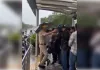 वीआईपी मूवमेंट के लिए खाली कराया बस शेल्टर, बारिश में भीगते लोगों का वीडियो वायरल