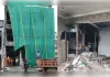 अलीगंज अग्निकांडः ध्वस्तीकरण आदेश के बाद बिल्डर ने खुद तोड़ा अवैध निर्माण