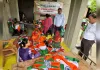 जौनपुर में स्वयं सहायता समूह की महिलाएं बना रहीं चार लाख तिरंगे