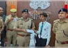 जौनपुर पुलिस ने खोज निकाले 200 गुमशुदा मोबाइल फोन, मालिकों को सौंपे