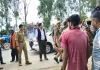 सोनभद्र : जिलाधिकारी ने एसपी के साथ सड़क दुघर्टना में घायल व्यक्ति को अस्पताल भिजवाया