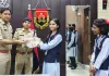 उर्मिला एजुकेशनल एकेडमी की छात्राओं ने पुलिस अधिकारियों को बाँधी राखी 