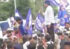 BPSC परीक्षा में कथित धांधली के खिलाफ पटना में प्रदर्शन, बैरिकेडिंग पर चढ़े प्रदर्शनकारी