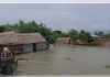 गंगा नदी के उफान में 100 ग्राम सभाएं घिरीं, छतों पर रहने को मजबूर