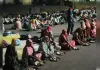 मुआवजे की मांग पर किसानों का धरना जारी, लिखित आश्वासन पर अड़े