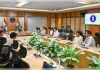 वाइब्रेंट विलेजेज़ पर खांडू की बैठक, पलायन रोकने पर जोर