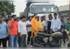राख के प्रदूषण पर बवाल, डंपर रोककर स्थानीय लोगों ने किया प्रदर्शन