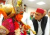 हनुमान के वेश में भाजपा ने नचाया, सपा अध्यक्ष ने रंग मंच पर किया सम्मान  