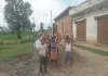 कीचड़ और जलभराव से बेहाल ग्रामीण,रास्ते से निकलना हुआ दुशवार