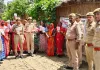 मुसीबत मे घबराएं नही,फोन उठाये डायल करें 112 :- अवनीश कुमार थानाध्यक्ष 