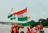 राप्ती की लहरों पर पूरी शान से लहराया तिरंगा