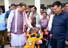 डिजिटल खबर बनी सहारा, दिव्यांग युवा को डिप्टी सीएम ने भेंट की ट्राई-साइकिल कहा- डिजिटल इंडिया की सार्थकता तकनीक को मानवीय संवेदनाओं और जनसेवा से जोड़ने में
