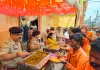 पुलिस अधीक्षक प्राची सिंह संग पुलिस अधिकारियों ने कांवड़ यात्रियों का किया स्वागत, कराया भोजन 