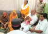 राज्य मंत्री हंस राज विश्वकर्मा ने स्व0 सौरभ विश्वकर्मा के परिजनों मिलकर बंधाया ढांढस
