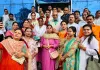 शिक्षिकाओं ने राखी बांधकर मांगी नौकरी की सुरक्षा