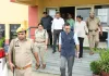 डीएम ने ग्राम जटा पहुंचकर गंगा के जलस्तर का लिया जायजा
