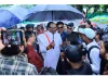 जेई अभ्यार्थियों का डिप्टी सीएम के घर पर प्रदर्शन 
