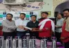 कानपुर सेंट्रल पर कुलियों को मिलीं स्टील की बोतलें