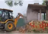 कानपुर में सरकारी जमीन पर बने निर्माण पर चला केडीए का बुलडोजर