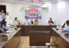 डीएम से छात्राओं ने पूछे करियर से जुड़े सवाल