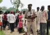 औरैया: पेड़ से लटका मिला सफाईकर्मी का शव, जांच में जुटी पुलिस