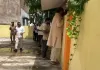 घर के प्रवेश पर दीवार,अंदर की झलक पाने के लिए मशक्कत करते रहे अफजाल अंसारी 