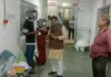 मासूम से दरिंदगी की घटना पर हॉस्पिटल पीड़ित परिवार से मिलने पहुंचे राजा राज राजेश्वर सिंह।