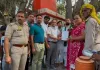 अधिकारियों के आश्वासन के बाद लगभग चार घंटे के भीतर ही संगठन की प्रमुख मांगों पर सहमति बनने पर धरना समाप्त