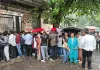 मांग को लेकर स्वास्थ्य महानिदेशालय के बाहर डटे रहें सैकड़ों डॉक्टर