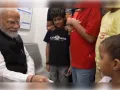 आम यात्री बनकर दिल्ली मेट्रो में पीएम मोदी ने किया सफर, बच्चों से की बात