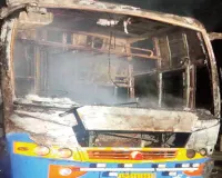 यमुना एक्सप्रेस-वे पर चलती बस बनी आग का गोला, लोगों ने कूदकर बचाई जान