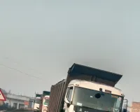  उग्रवादियों ने कोयला लदे वाहनों में की तोड़ फोड़