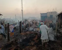  भीषण अग्निकांड में पांच दर्जन घर जल कर राख, 50 लाख की संपत्ति का नुकसान