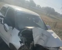 कार पेड़ से टकराई, नव-विवाहिता की मौत